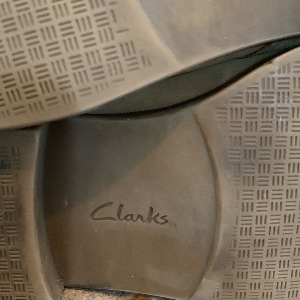 Clarks Camzin Grace Ankle Boot / Chukka Boot - Picture 11 of 11